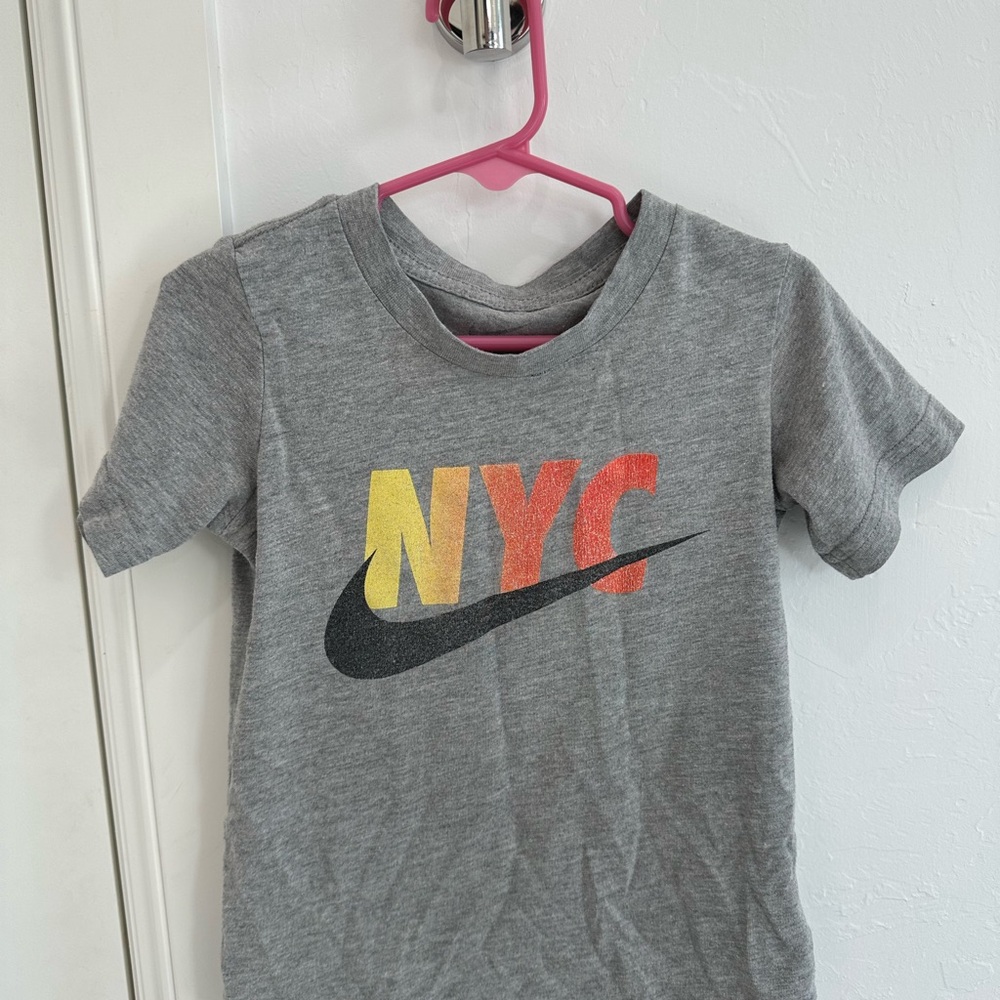 Nike Gray and Yellow Short Sleeve Tee